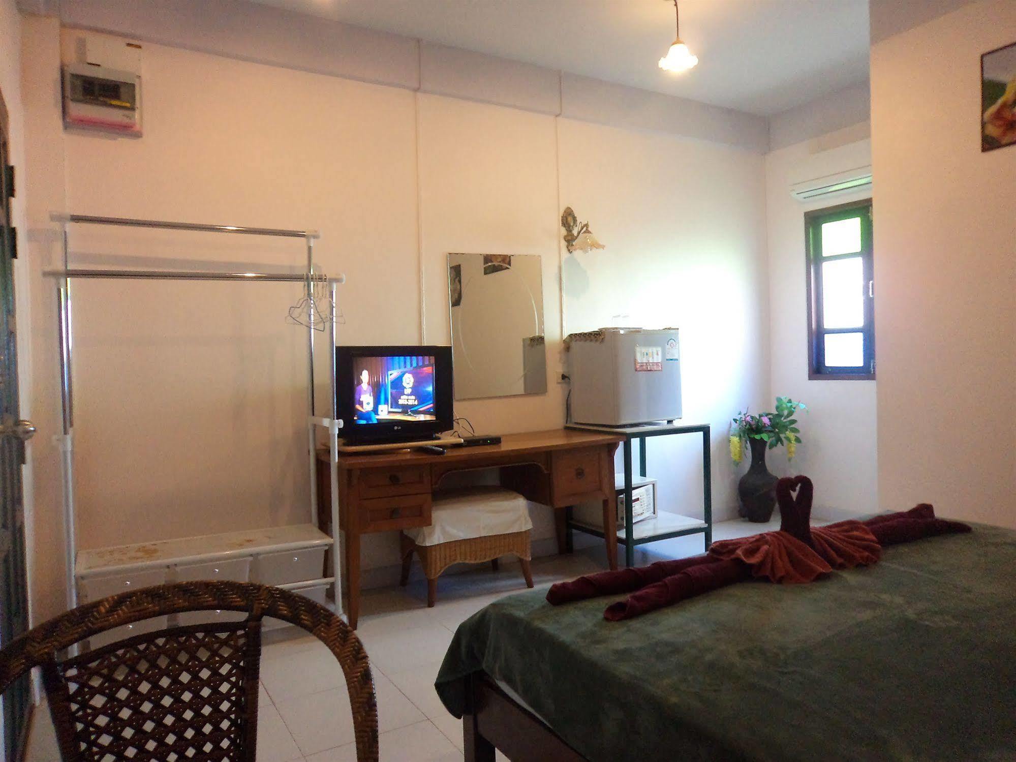 Hotel Baan Por Jai Ko Lanta Exteriér fotografie