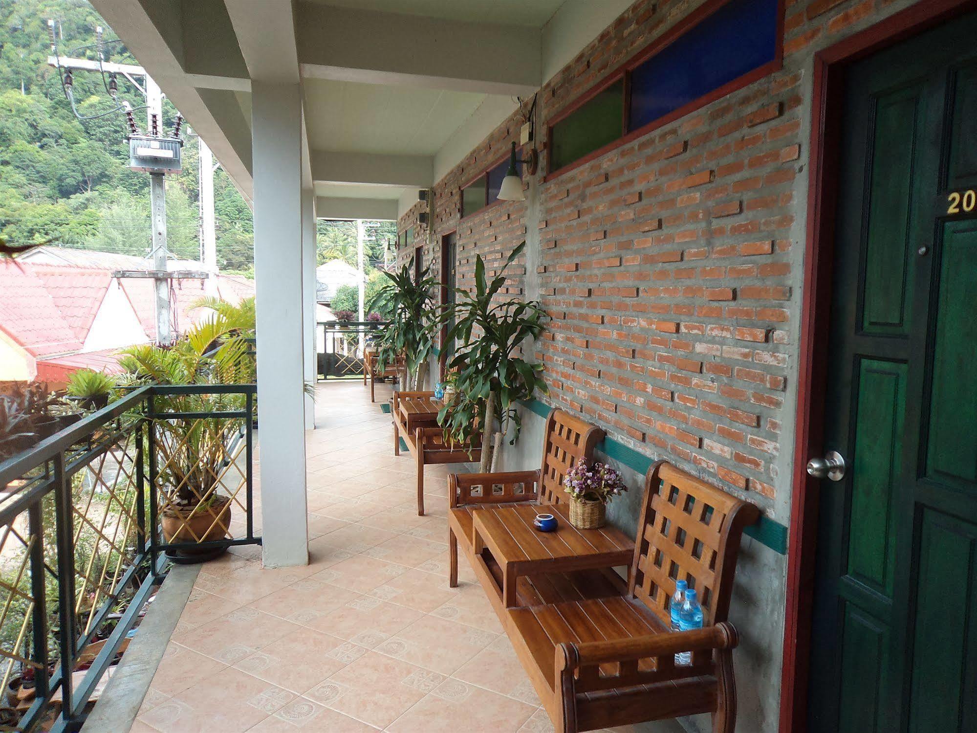 Hotel Baan Por Jai Ko Lanta Exteriér fotografie